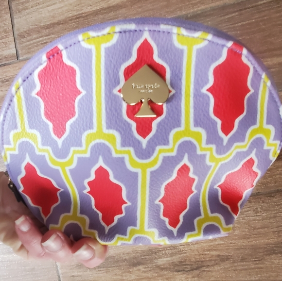 New Kate Spade Cabana Tile Multicolored Grainy Vinyl and Natural Cowhide Pouch. - Picture 9 of 15